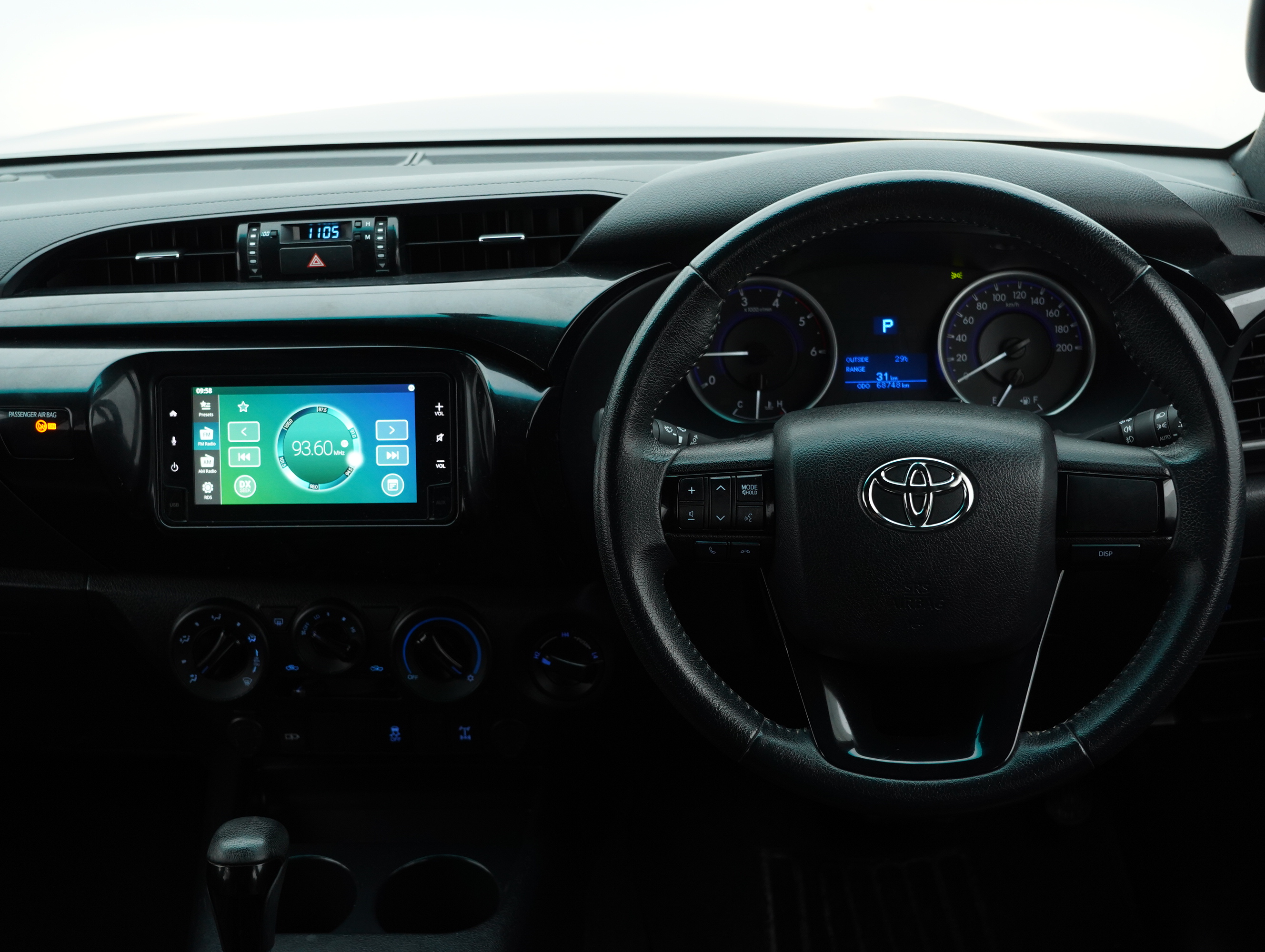 Toyota Hilux 2.4 E MT 4x4