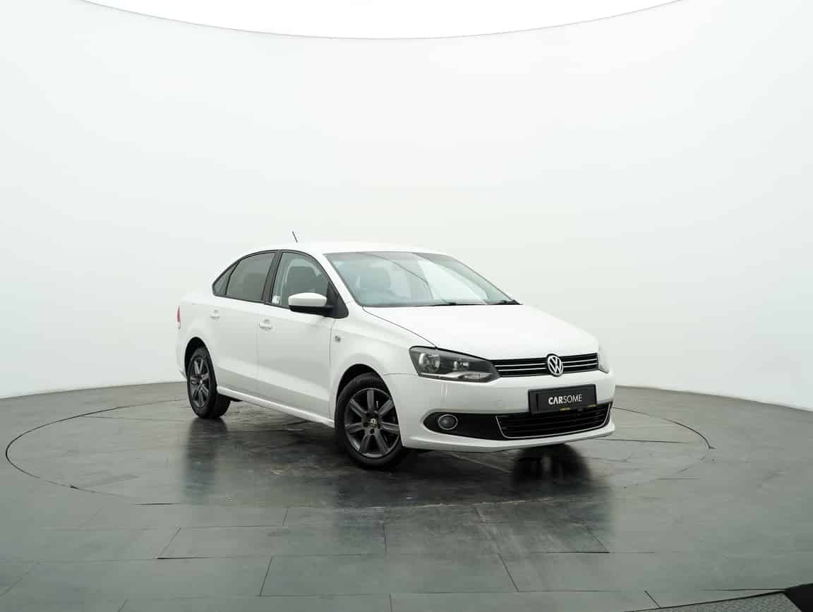 Volkswagen_Polo_2011_White_B2C_CARSOME