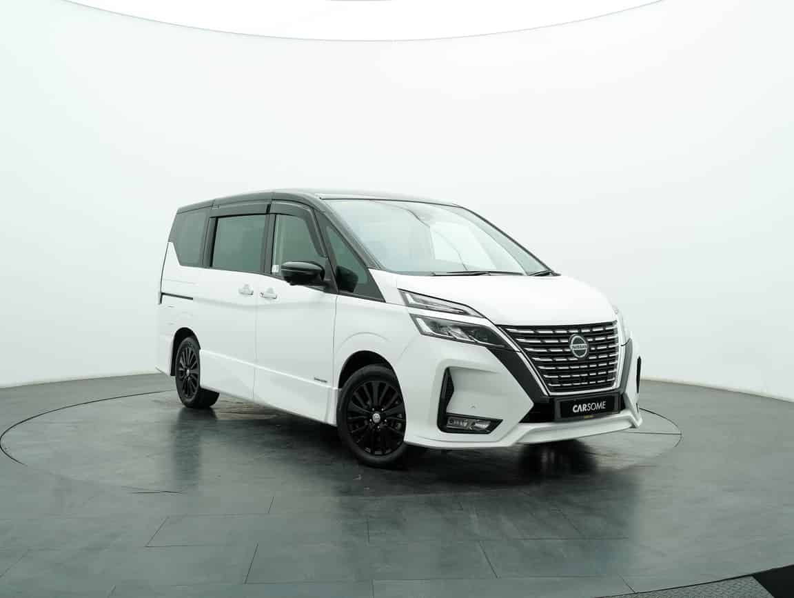 Nissan_Serena_2022_White_B2C_CARSOME