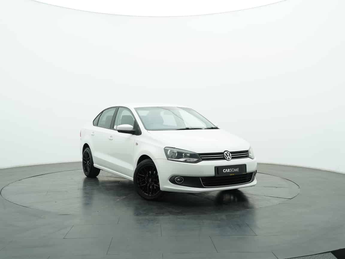 Volkswagen_Polo_2011_White_B2C_CARSOME