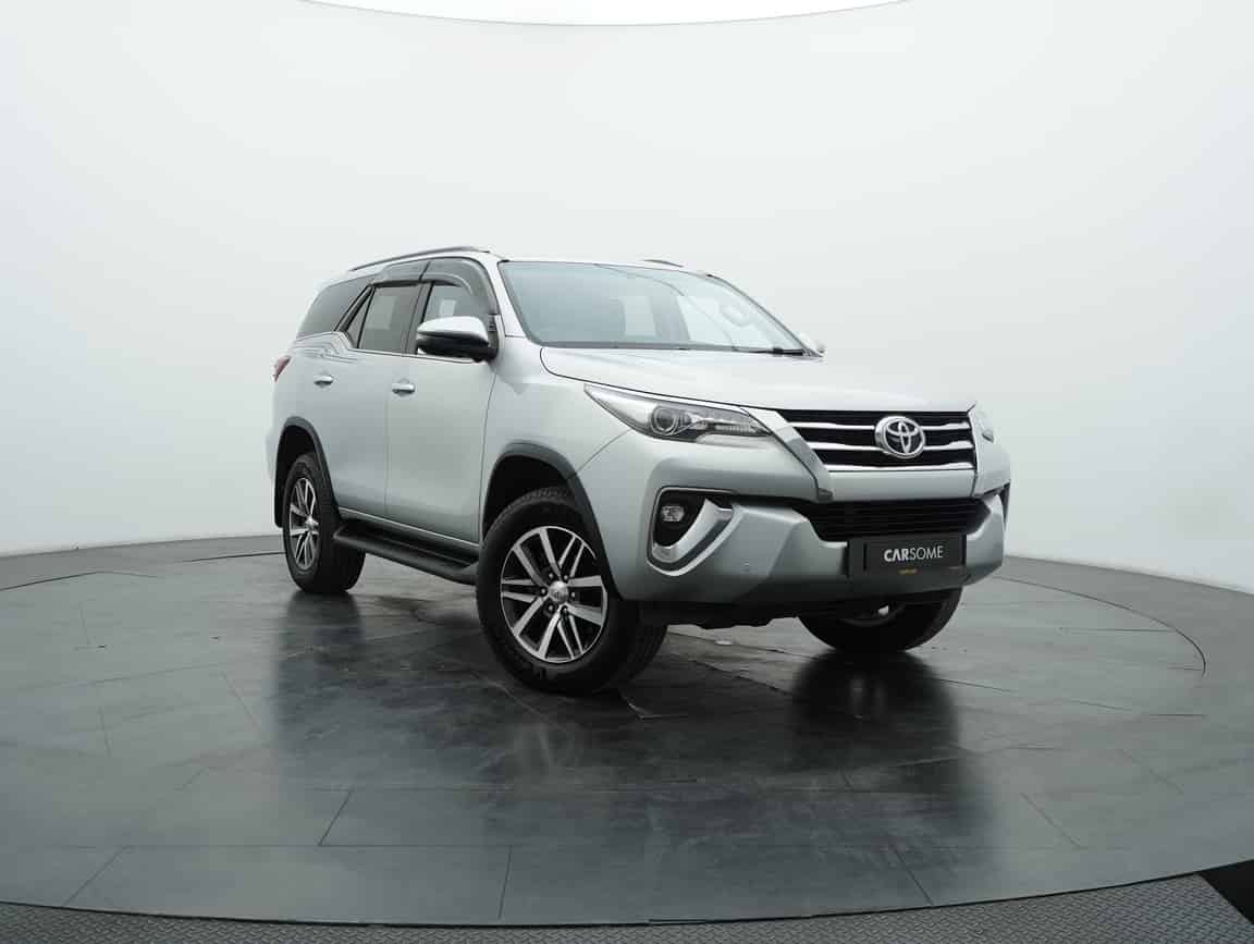 Toyota_Fortuner_2018_Silver_B2C_CARSOME