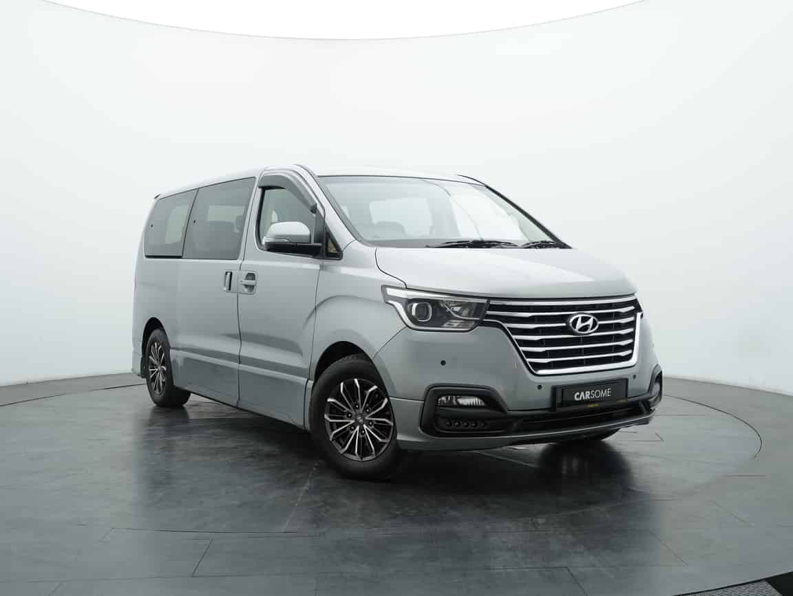 Hyundai_Grand Starex_2021_Silver_B2C_CARSOME