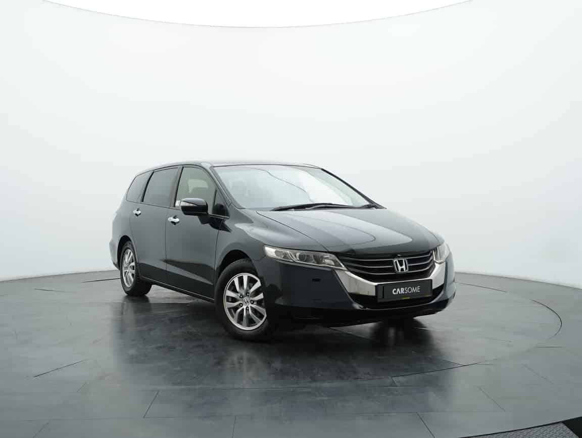 Honda_Odyssey_2012_Hitam_B2C_CARSOME