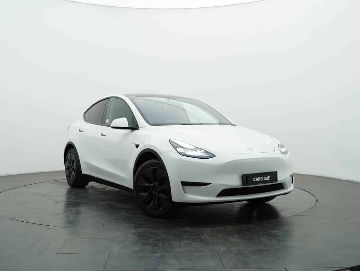 Tesla_Model Y_2024_White_B2C_CARSOME