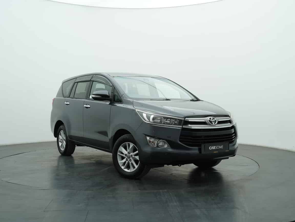 Toyota_Innova_2017_Gray_B2C_CARSOME