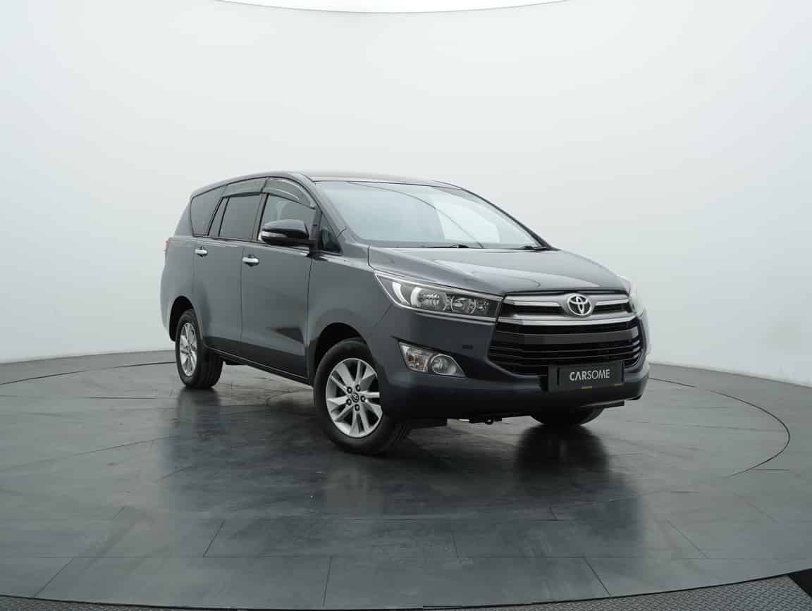 Toyota_Innova_2017_Gray_B2C_CARSOME