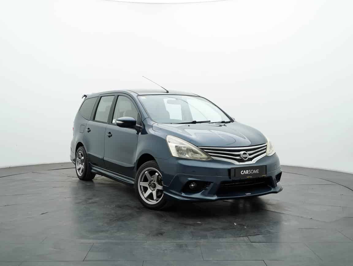 Nissan_Grand Livina_2015_Biru_B2C_CARSOME
