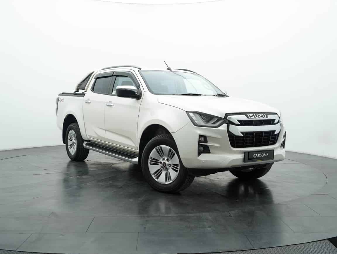 Isuzu_D-Max_2021_White_B2C_CARSOME