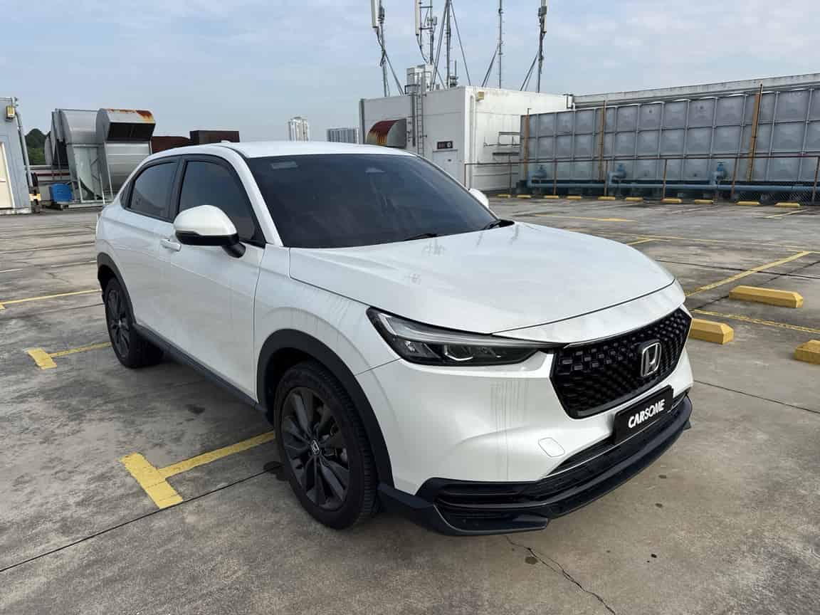 Honda_HR-V_2023_White_B2C_CARSOME