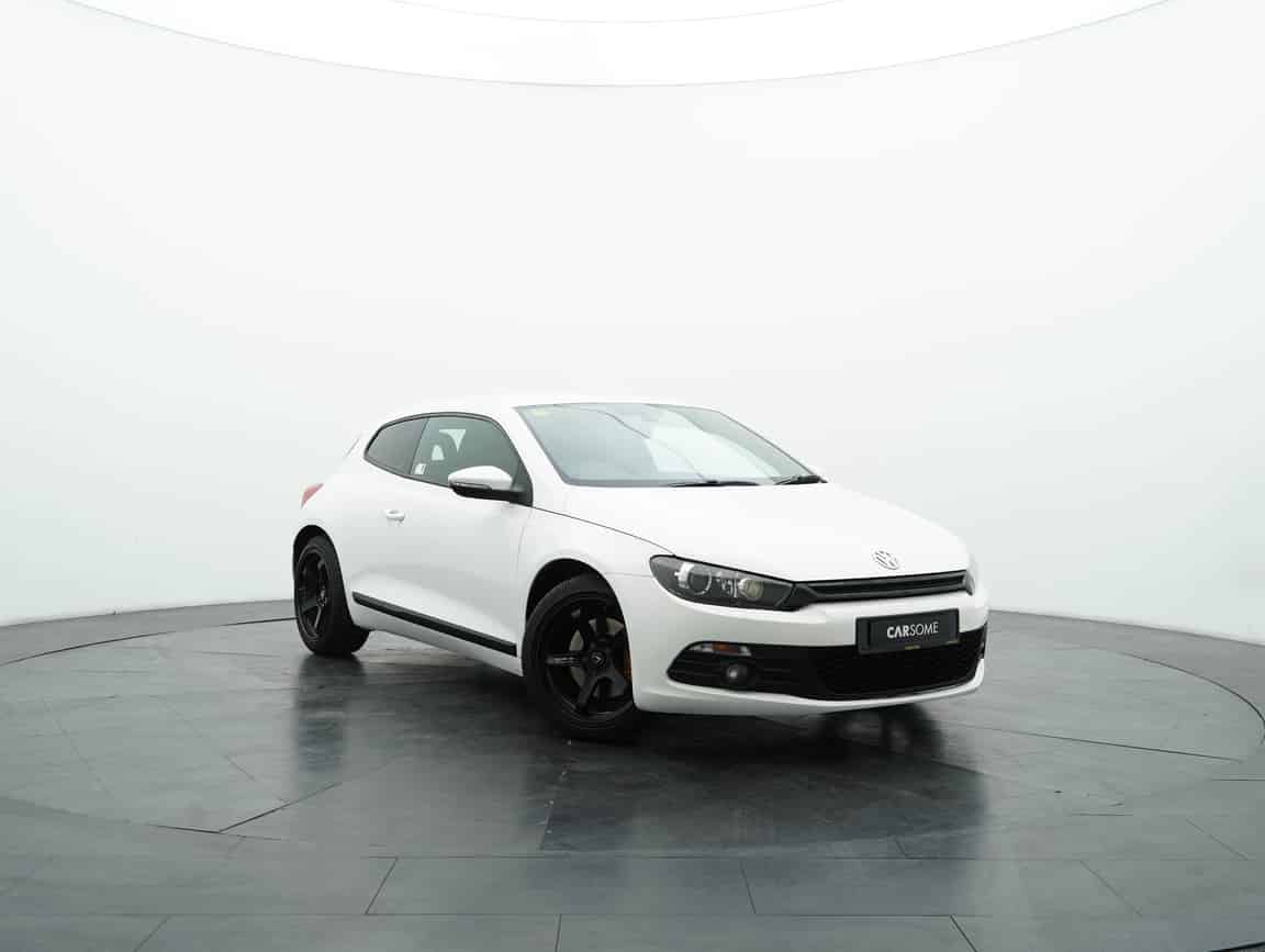 Volkswagen_Scirocco_2013_White_B2C_CARSOME