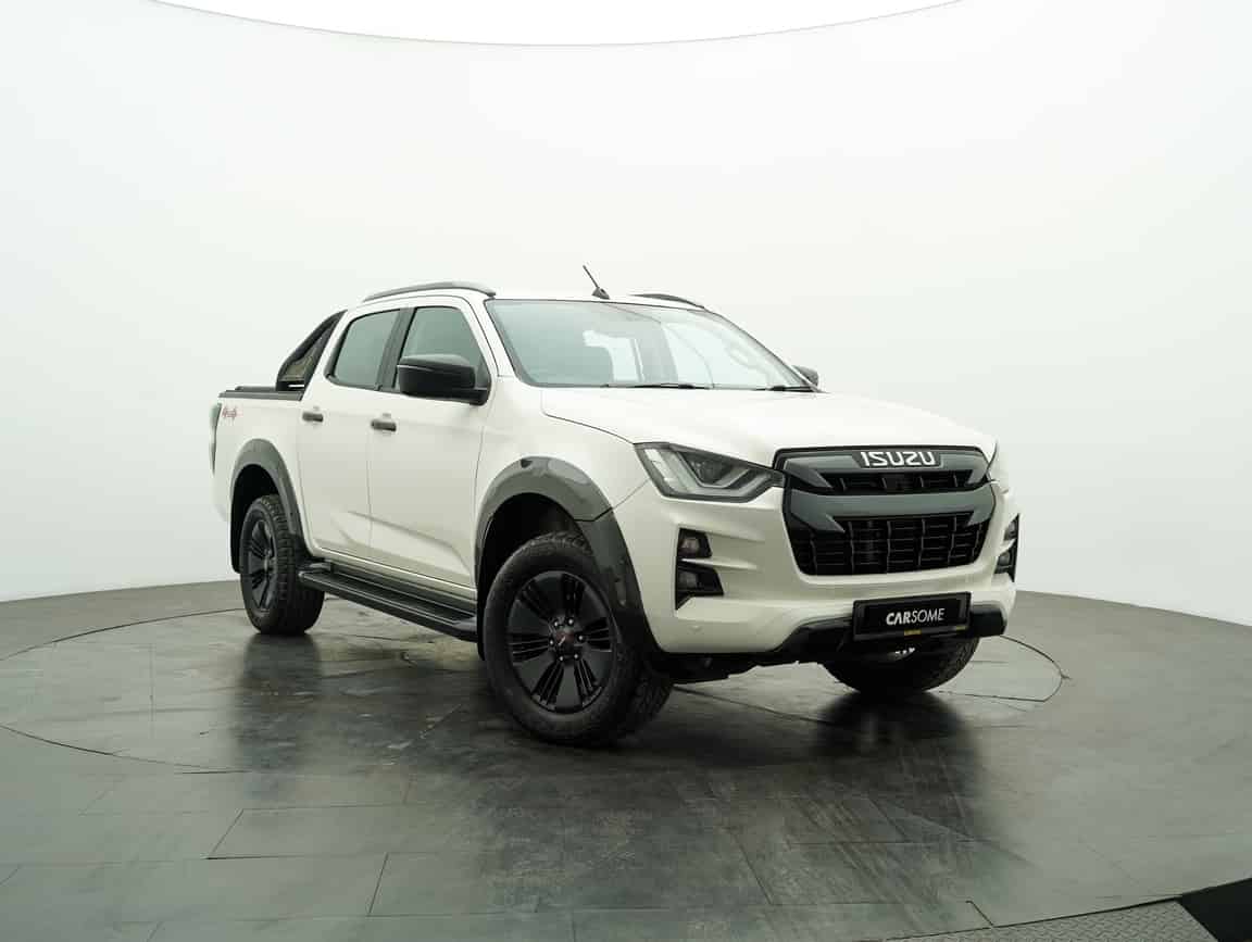 Isuzu_D-Max_2021_White_B2C_CARSOME