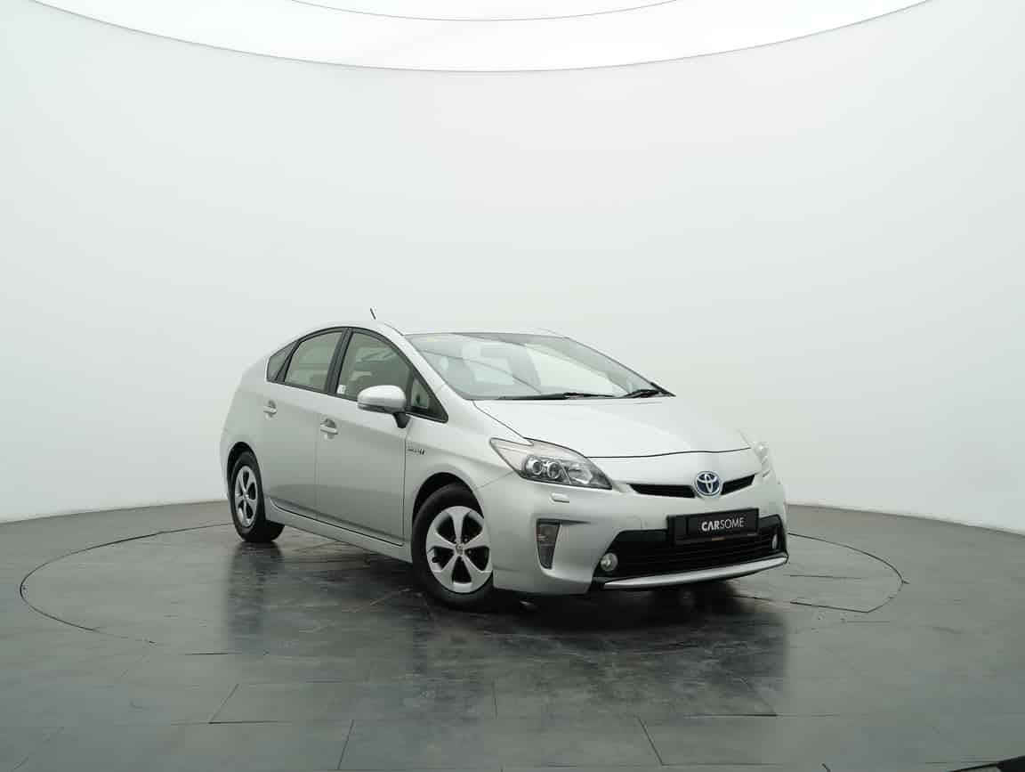 Toyota_Prius_2013_Silver_B2C_CARSOME