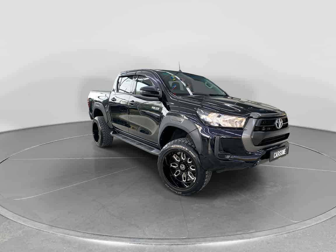 Toyota_Hilux_2022_Black_B2C_CARSOME