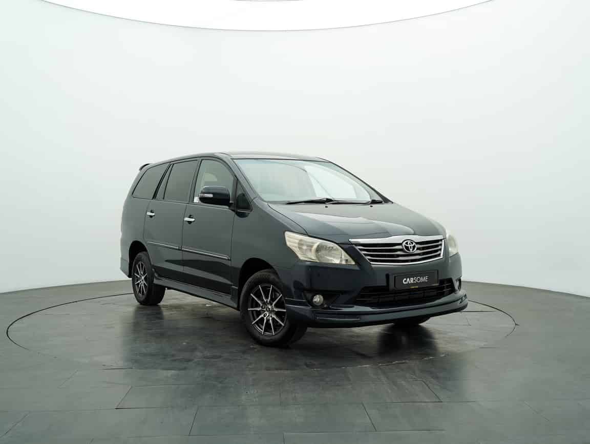Toyota_Innova_2014_Black_B2C_CARSOME
