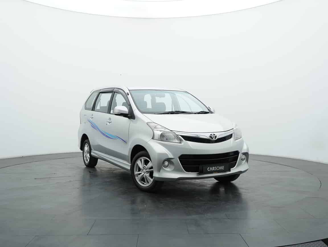 Toyota_Avanza_2012_Silver_B2C_CARSOME