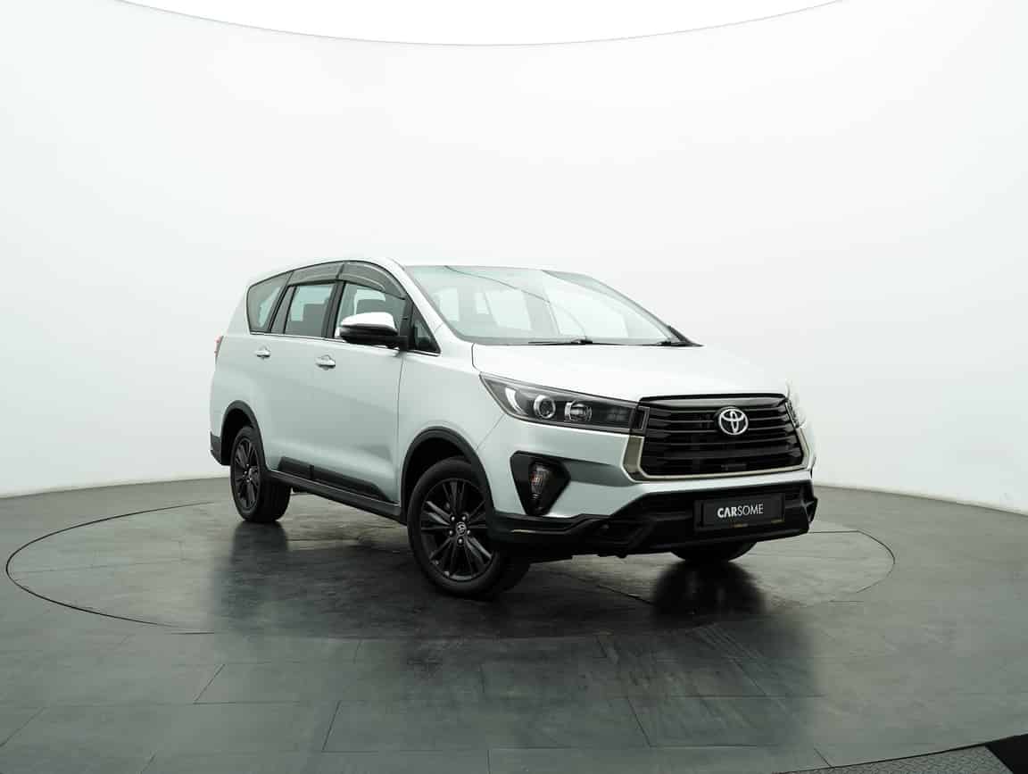 Toyota_Innova_2021_Silver_B2C_CARSOME