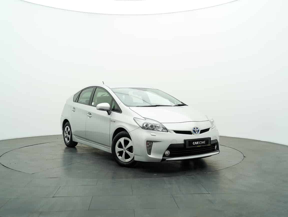 Toyota_Prius_2013_Silver_B2C_CARSOME