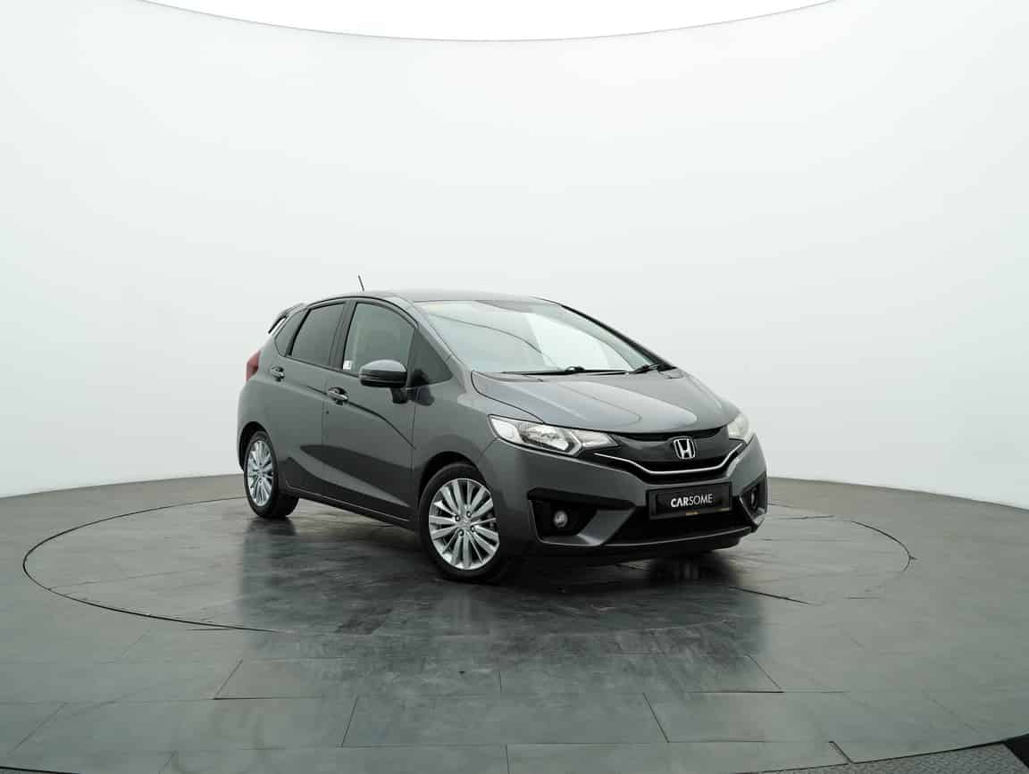 Honda_Jazz_2016_Kelabu_B2C_CARSOME