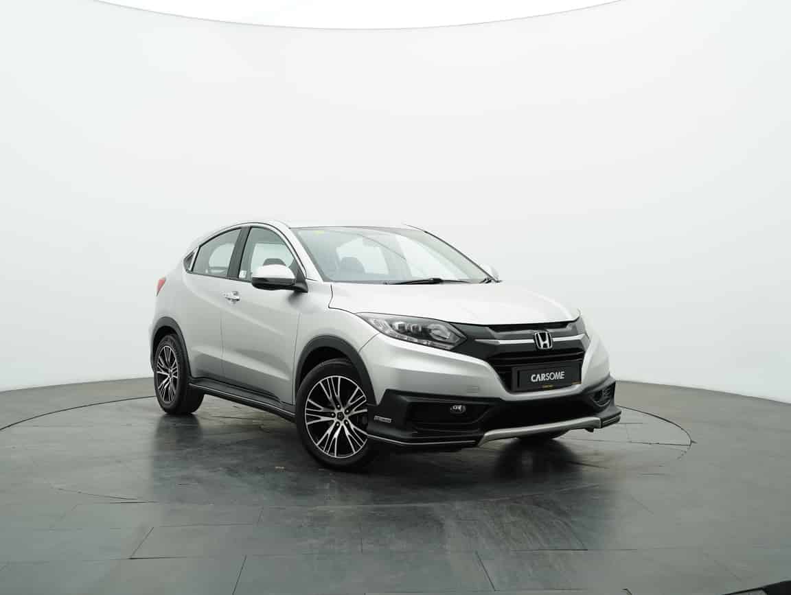 Honda_HR-V_2015_Silver_B2C_CARSOME