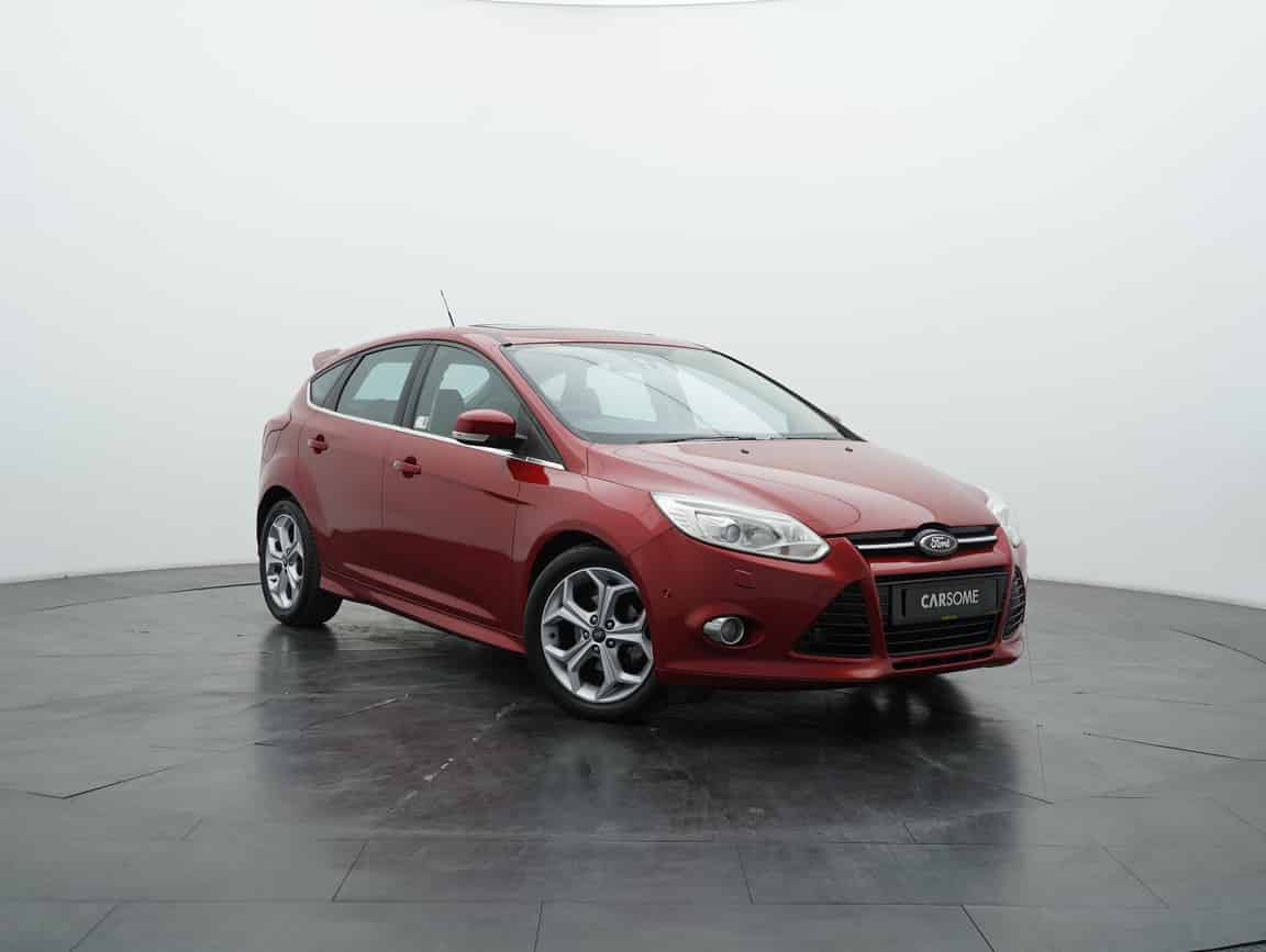 Ford_Focus_2014_Red_B2C_CARSOME