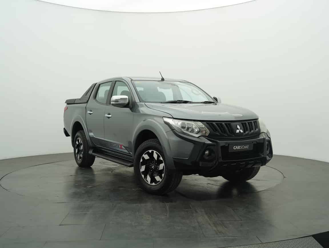 Mitsubishi_Triton_2017_Kelabu_B2C_CARSOME