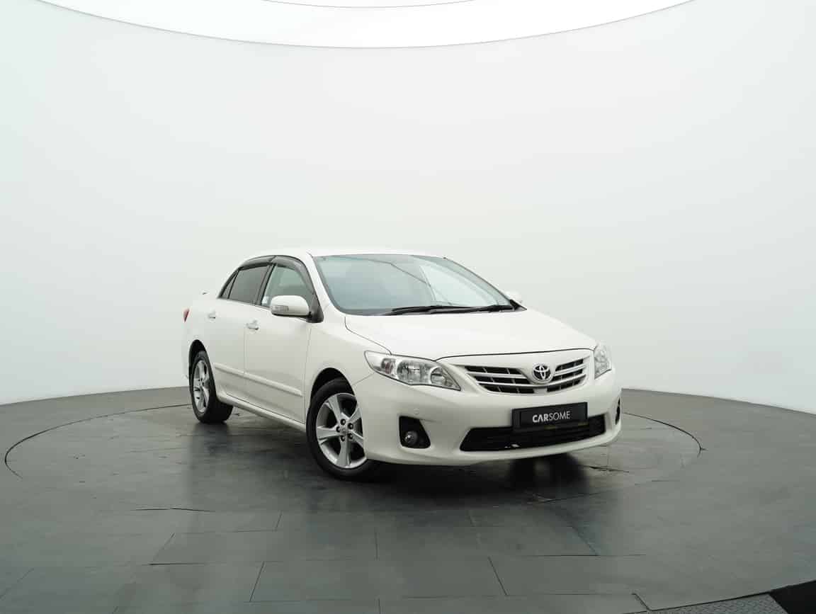 Toyota_Corolla Altis_2013_Putih_B2C_CARSOME