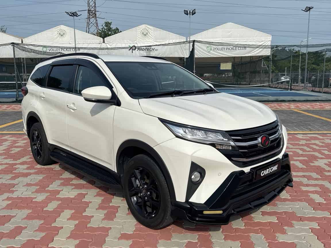 Perodua_Aruz_2022_White_B2C_CARSOME