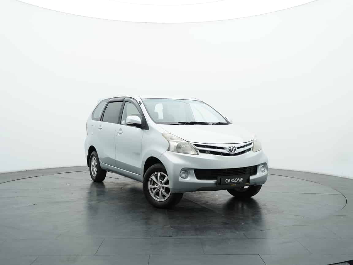 Toyota_Avanza_2012_Silver_B2C_CARSOME