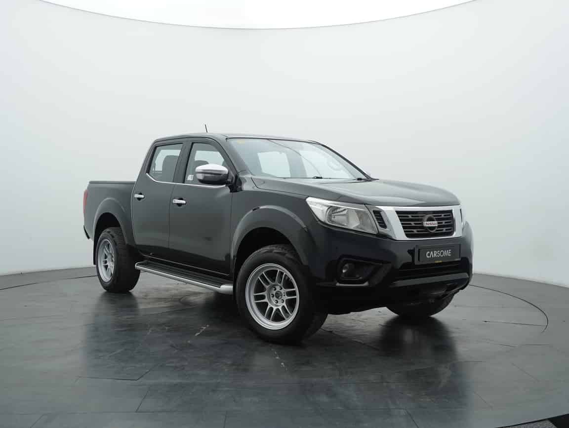 Nissan_Navara_2017_Black_B2C_CARSOME