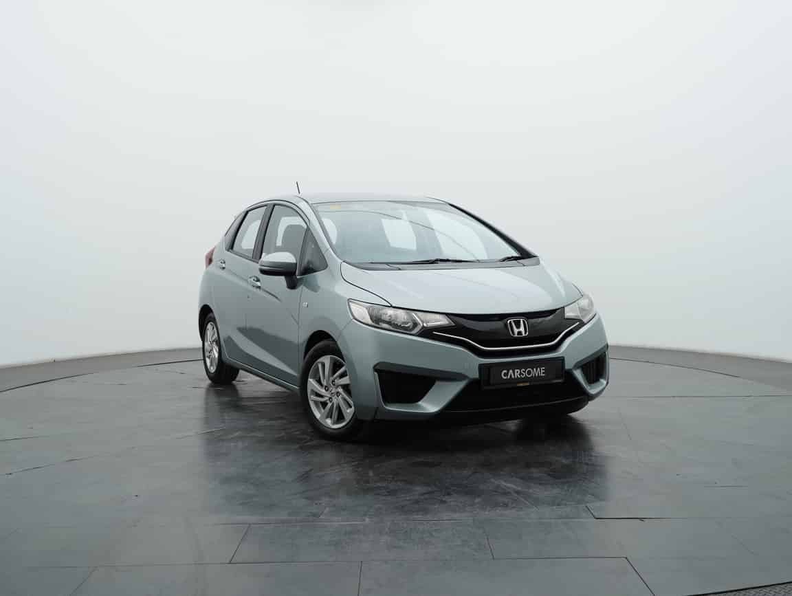 Honda_Jazz_2015_Perak_B2C_CARSOME