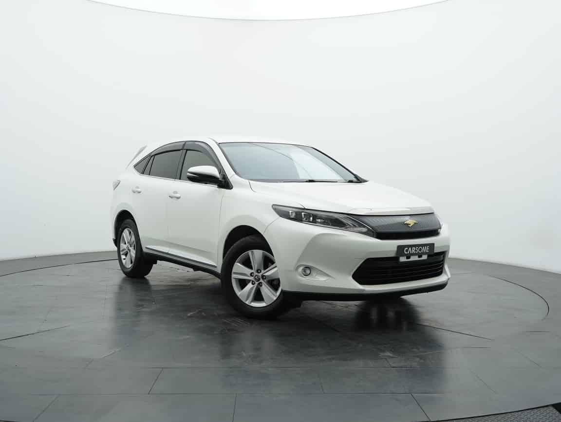 Toyota_Harrier_2015_White_B2C_CARSOME
