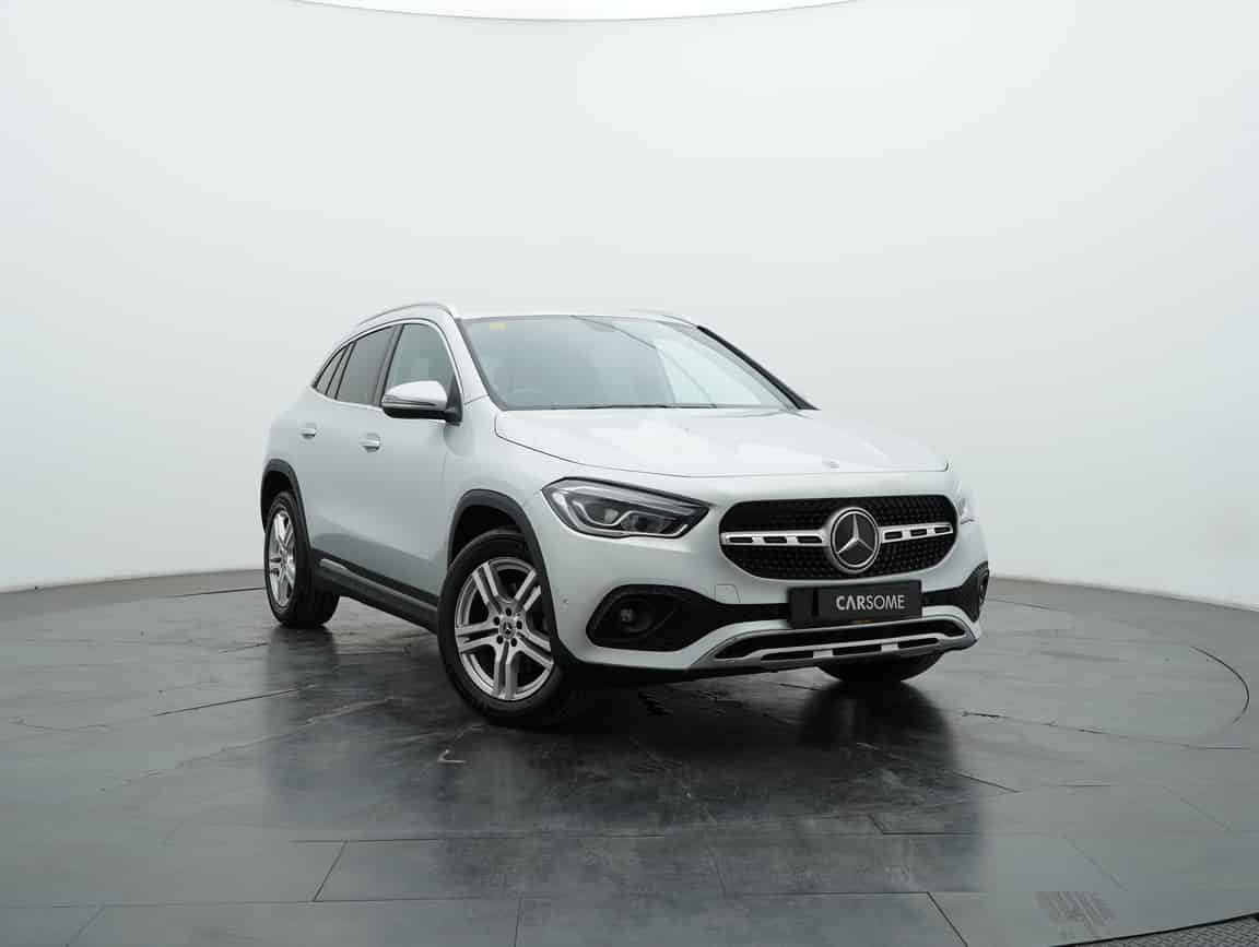 Mercedes-Benz_GLA200_2022_Silver_B2C_CARSOME