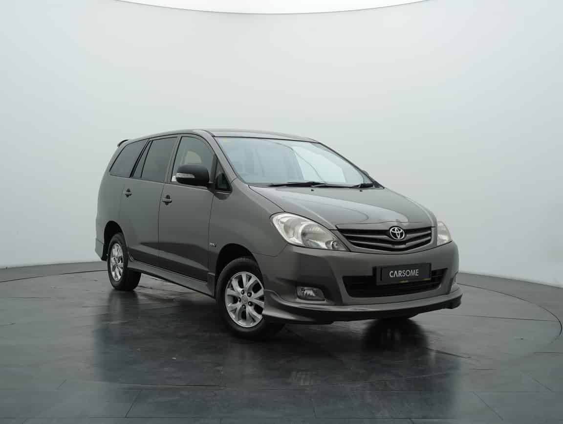 Toyota_Innova_2011_Gray_B2C_CARSOME