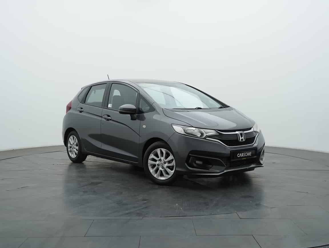 Honda_Jazz_2017_Gray_B2C_CARSOME