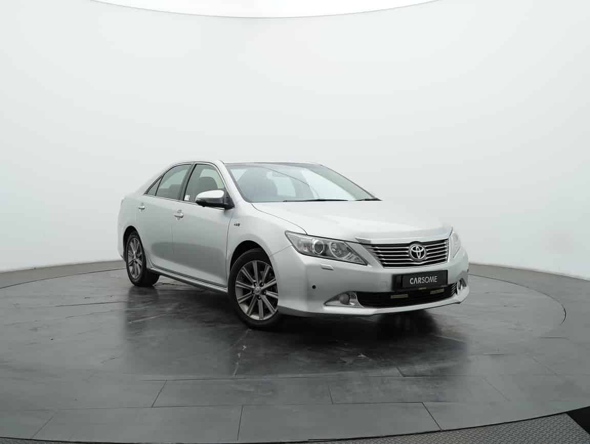 Toyota_Camry_2015_Silver_B2C_CARSOME