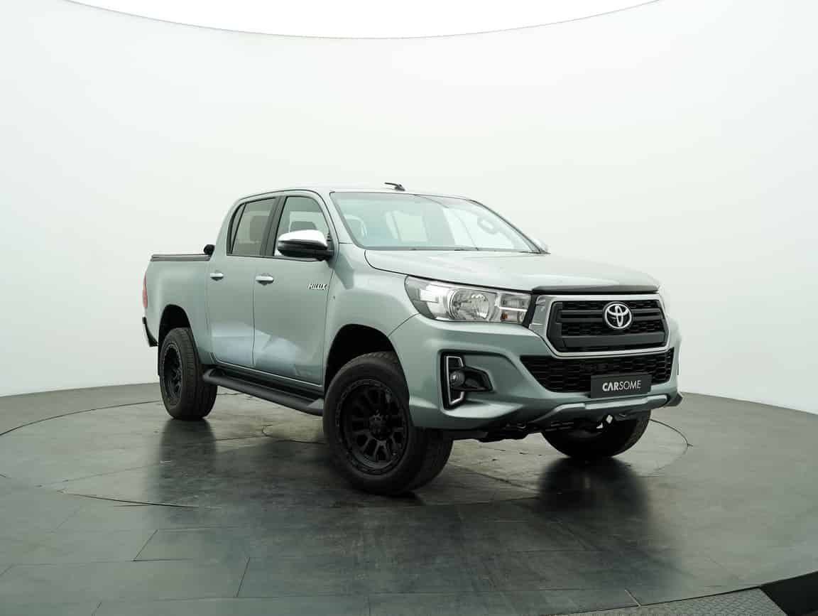 Toyota_Hilux_2020_Silver_B2C_CARSOME