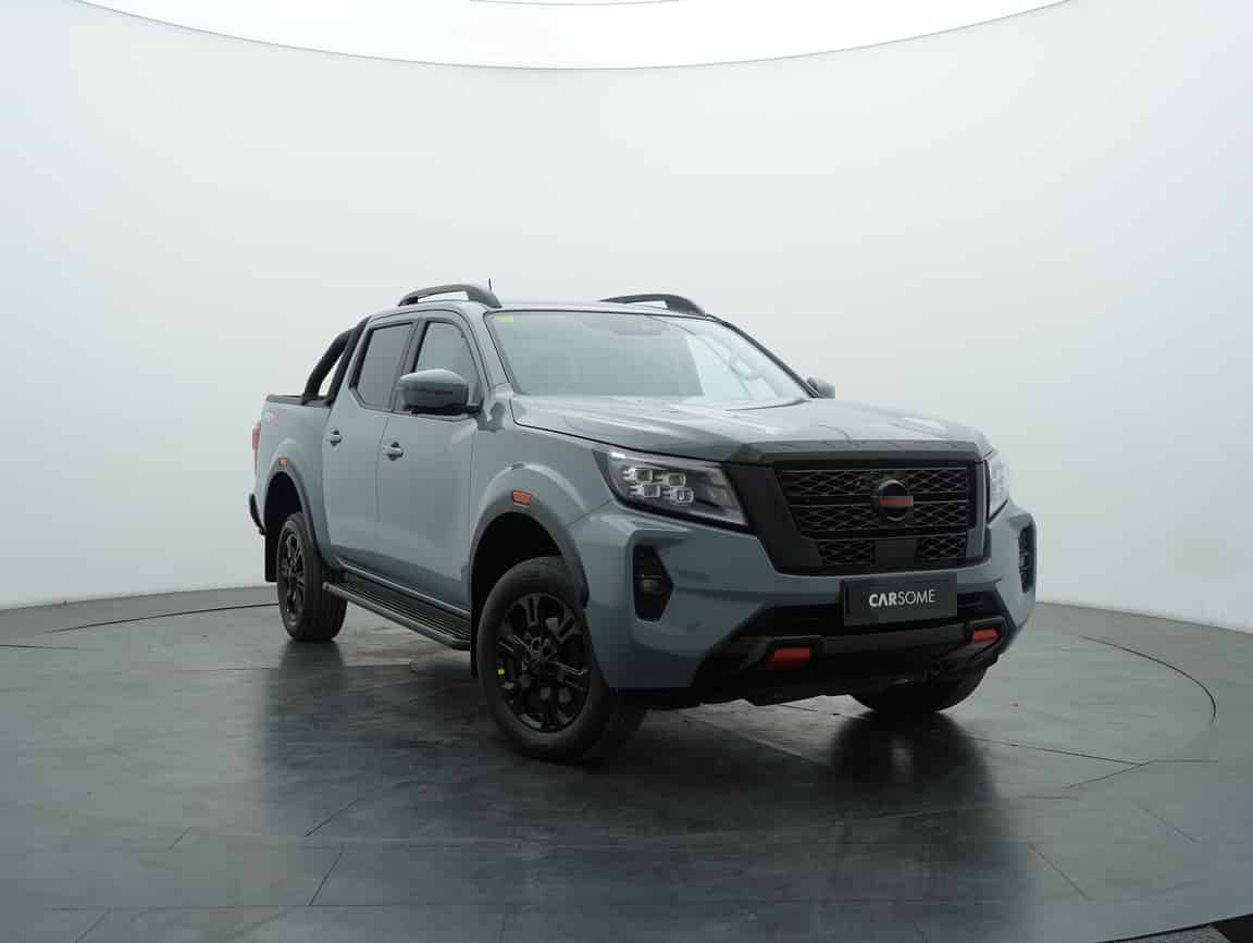 Nissan_Navara_2021_Gray_B2C_CARSOME
