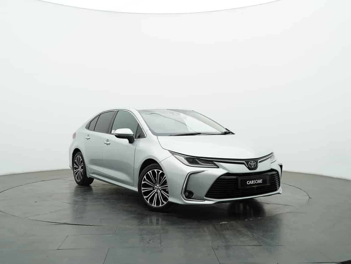 Toyota_Corolla Altis_2023_Silver_B2C_CARSOME
