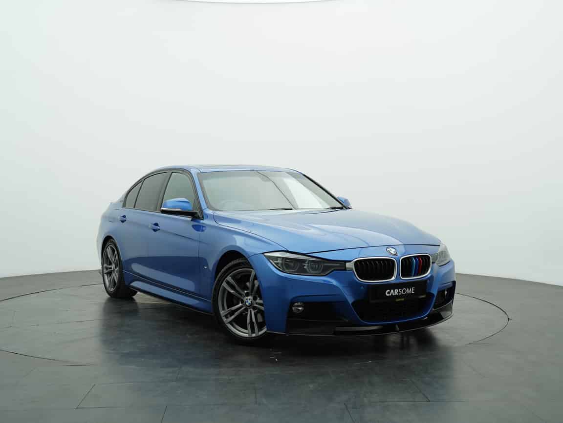 BMW_330e_2018_Blue_B2C_CARSOME
