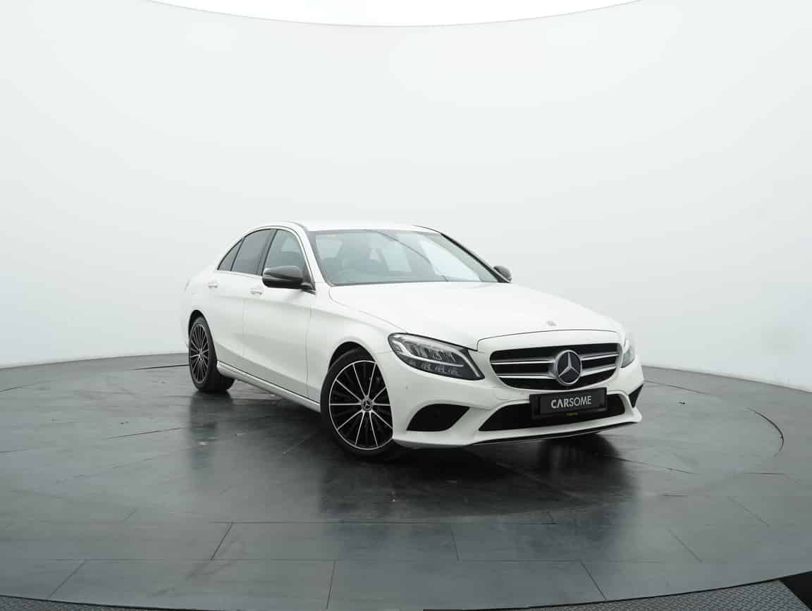 Mercedes-Benz_C200_2019_White_B2C_CARSOME