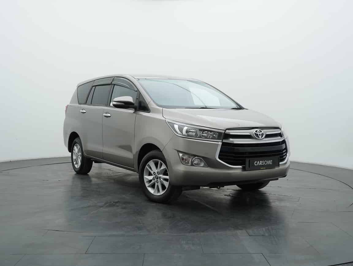 Toyota_Innova_2017_Brown_B2C_CARSOME