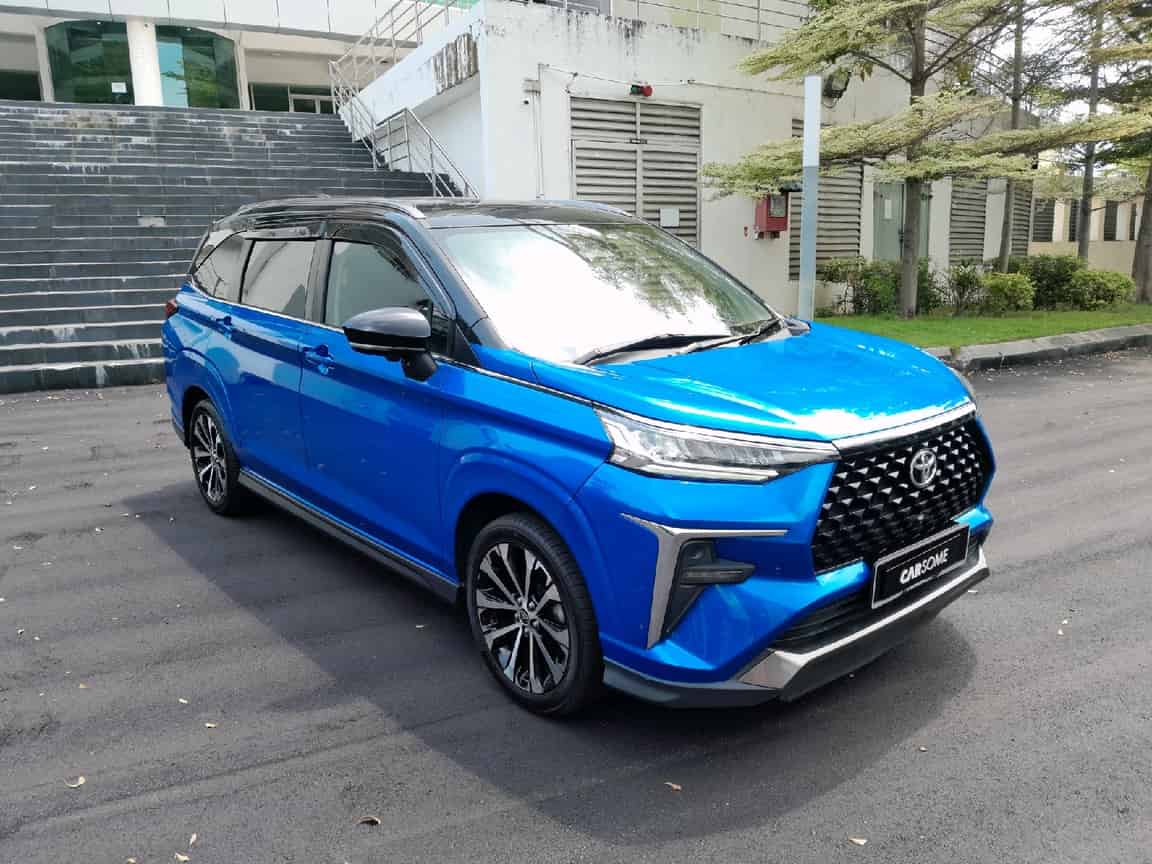Toyota_Veloz_2022_Blue_B2C_CARSOME