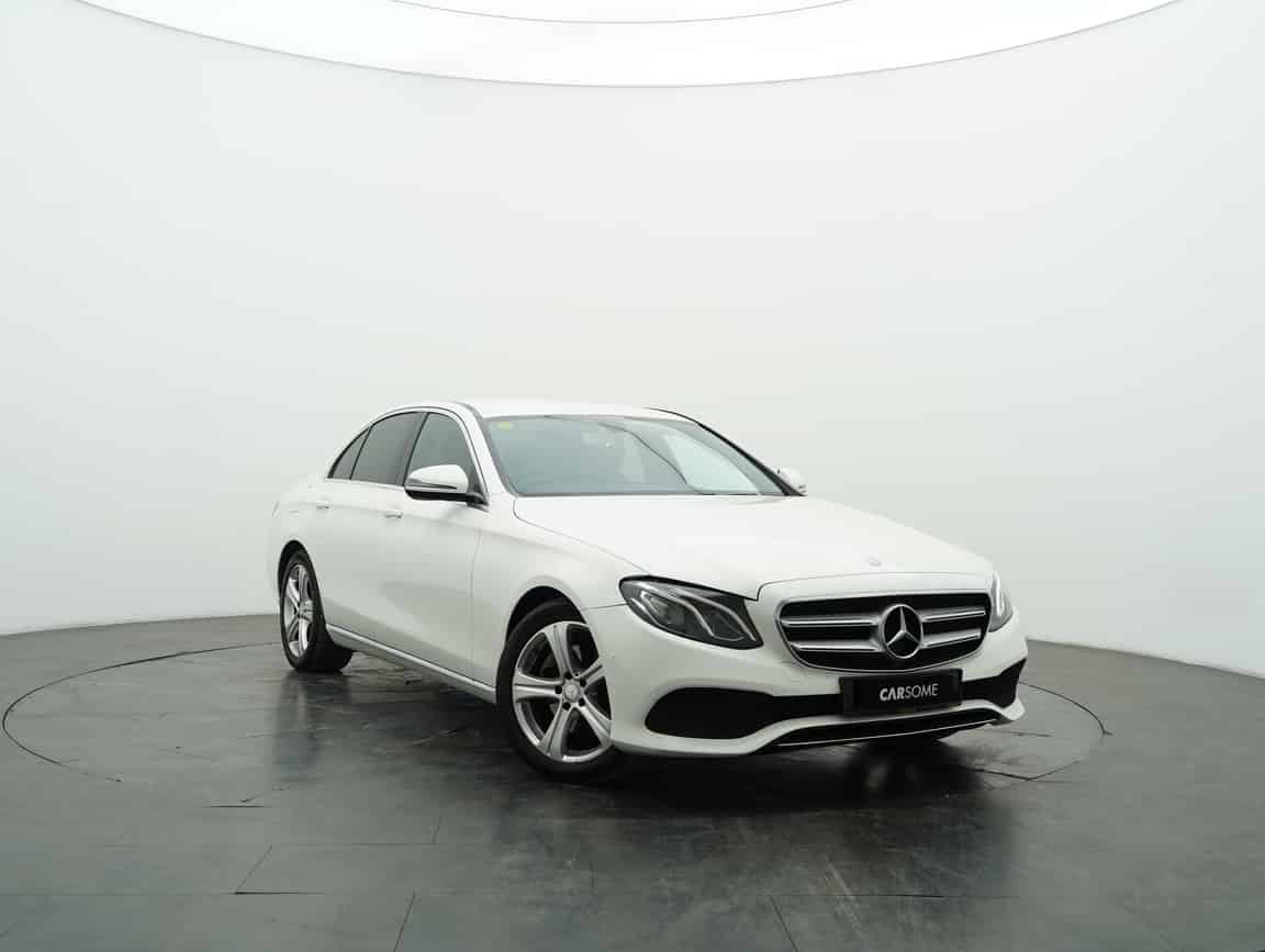 Mercedes-Benz_E200_2017_White_B2C_CARSOME