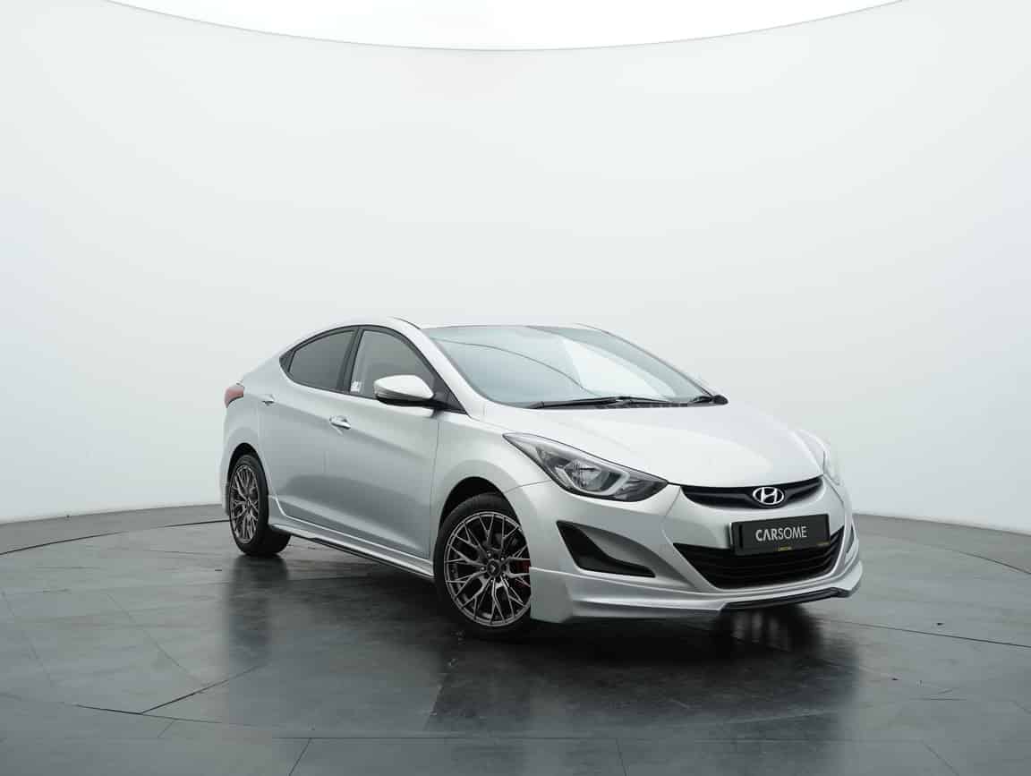 Hyundai_Elantra_2015_Silver_B2C_CARSOME