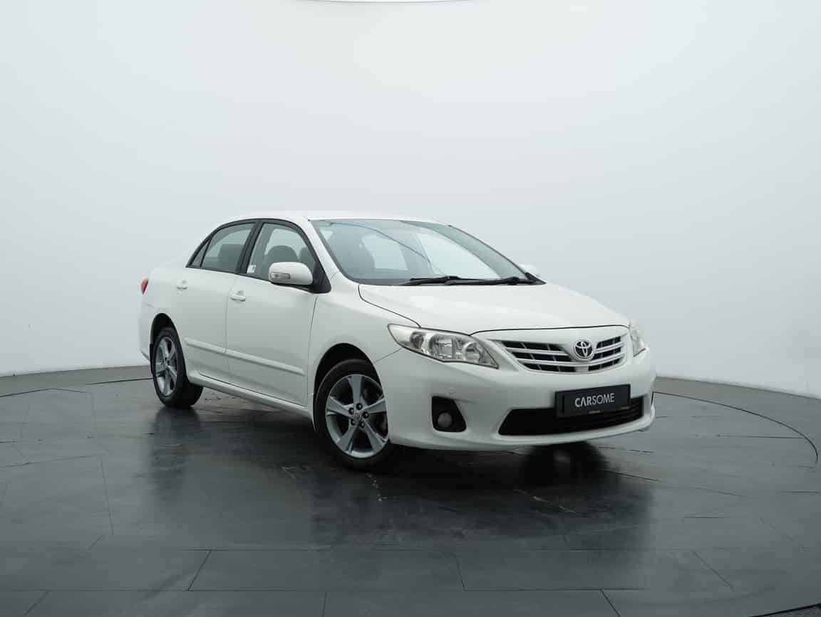 Toyota_Corolla Altis_2011_White_B2C_CARSOME