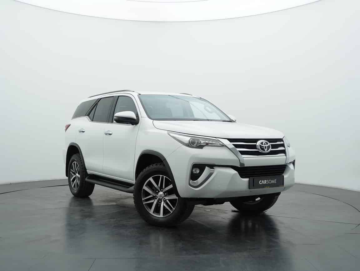 Toyota_Fortuner_2018_White_B2C_CARSOME