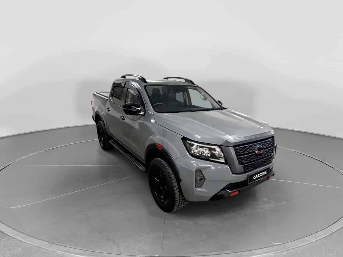Nissan_Navara_2022_Gray_B2C_CARSOME