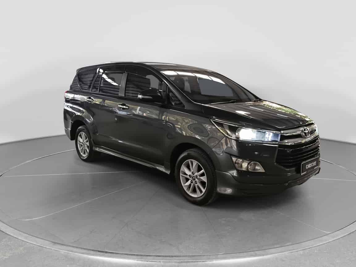Toyota_Innova_2017_Gray_B2C_CARSOME