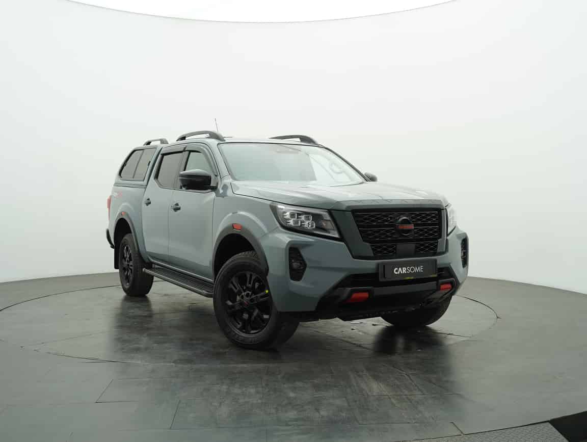 Nissan_Navara_2021_Gray_B2C_CARSOME