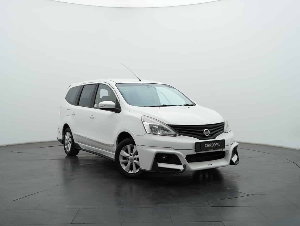 Nissan_Grand Livina_2017_White_B2C_CARSOME